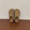 ¡Versión de piel de vaca! Zapatos Retro Gruesos y Bonitos de Otoño e Invierno para Mujer tipo Birkenstock con Zapatos de Algodón y Terciopelo y Medias Zapatillas con Punta