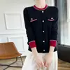 Suéter de Punto Redondo de Lana Pura Inspirado en Chanel para Mujer, Estilo Nuevo Otoño/Invierno 2026, Camisa Base Pulóver tipo Cárdigan Falso en Bloques de Color