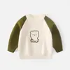Suéter de Punto con Forro de Felpa Oso Pequeño para Niños, Invierno Dibujos Animados Bordados Capa Base Engrosada, Suéter Cálido de Felpa para Niños