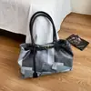 Bolsa de Grande Capacidade para Mulheres 2025 Nova Moda Outono Estilo Simples Preguiçoso Uma Alça Roupas de Trabalho Bolsa Tote Casual de Mão