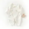 Macacão de Bebê Algodão Puro Tipo a Roupas de Bebê Roupas para Recém-Nascido Roupas de Borboleta para Bebê Pijamas de Algodão Puro Atacado