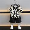 Traje de camisa de verano con estampado de leopardo para niño 2025 Nuevo Bebé Verano Manga corta Dos piezas Ropa de moda para niños pequeños y medianos