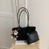 Bolso de mano de gamuza con punto de cruz para mujer, nuevo 2026 Otoño/Invierno, gran capacidad, de mano y al hombro, casual, versátil, para ir al trabajo