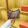 Bolsa Pequena Transversal de Luxo Feminina 2026 Nova Bolsa Tote Estampada Roupas Europeias e Americanas Bolsa Transversal Pequena de Ombro Único com Temperamento