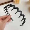 Diadema Ondulada Hueca Antideslizante de 13 Dientes Color Caramelo Europea y Americana Transfronteriza Diadema para Mujer Mate Accesorio para el Cabello Borde Ancho