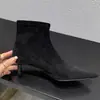 Botas Femininas Simples de Camurça Preta com Salto Fino Estilo Pequeno Perfumado Botas Curtas Femininas Elásticas Solado Macio Bico Fino Botas Únicas com Saltos Pequenos
