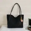 Comercio exterior popular retro terciopelo bolsa grande mujer nueva casual gran capacidad bolsa de mano para ir al trabajo nicho bandolera de un hombro moderno