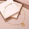 Moda Transfronteriza A-Z Collar con Letra Inglesa Hueca en Forma de Corazón para Mujer Creativo de Acero Inoxidable Flor de Amor Collar con Apellido Familiar