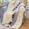Ins macia e fofa manta de inverno quente de flanela de leite para gato, cobertor de ombro espesso de lã de cordeiro, manta decorativa para sofá