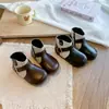Botas de neve infantis, espessadas, quentes, botas de algodão com forro de fleece, novo modelo de inverno 2025, botas de couro para bebês, disponíveis para dropshipping