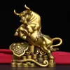 Adornos de Vaca de Latón Vaca Ruyi Vaca Grande Zodíaco Chino Vaca de Bronce Yuanbao Vaca Dorada Sala de Estar Oficina Artesanías