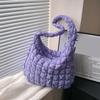 Comercio exterior nueva bolsa nube plisada versátil moda hombro portátil bolsa dumpling gran capacidad algodón plumón axila bolsa de mujer
