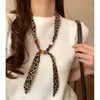 Collar de Bufanda de Seda con Perlas de Lunares Retro para Mujer 2026 Nueva Llegada Diseño de Nicho Cadena para Colgar en el Cuello de Suéter Capa Exterior para Superponer