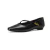 Zapatos Mary Jane de piel de vacuno lavada de grano superior gris de alta gama con correa diagonal, elegancia de estilo francés, puntera cuadrada pequeña, corte bajo, tacón bajo grueso, modernos