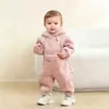 Ropa de exterior para bebés y niñas de 0 a 2 años, nuevo mameluco para bebé, traje cálido de invierno y otoño para gatear, ropa moderna para niños pequeños