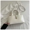 Bolsa de Ombro Feminina de Grande Capacidade Estilo Europeu e Americano, Novo Modelo 2026, Estética Leve de Luxo Retrô Simples Casual para Ombro/Axila