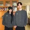 Outono e Inverno Novo Estilo Coreano Patchwork Bordado Estilo Preguiçoso Jaqueta Suéter de Tricô Cinza para Homens e Mulheres Casal Tendência Sweater Tendência