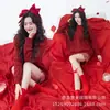 Estudio Fotográfico Nuevo Tema de Año Nuevo Traje Rojo Atmósfera Chica Dulce Interior Foto Fotografía Arte Foto Ropa