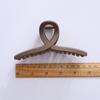 Pinza Simple Texturizada de Aleación de 13.5cm de Gran Tamaño para Adulto para Mujer Elegante Combinable Curry Leche Pinza Tiburón