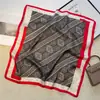 Bufanda de Seda Estampada Vintage Bufanda Protectora Solar para Mujer Pañuelo Cuadrado Pequeño de 70cm Bufanda de Seda Imitación 2022 Nuevo Chal para Mujer