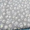 Tecido de Algodão Liso Cinza Tecido para Roupa de Cama Lençol Colcha Roupas de Banho Florzinhas Pequenas Liso Feito à Mão DIY Patchwork Boneca