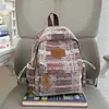 Encaje suave con patrones sutiles, azul claro fresco, mochila dulce, atmósfera tierna estilo coreano, amigable para estudiantes, perfecto para sesiones de fotos