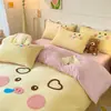 Juego de funda de edredón de forro polar grueso para otoño e invierno, juego suave y acogedor de terciopelo de leche de cuatro piezas, juego de ropa de cama bordado de alto peso, juego de tres piezas para dormitorio