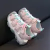 Sandalias de verano transpirables antideslizantes de punta cerrada con suela suave de malla para niñas, zapatos de playa para niños para niñas de 12 años en verano