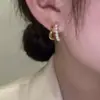 Pendientes de Botón Geométricos de Perlas de Gama Alta de Diseño de Nicho para Mujer, Pendientes Versátiles y de Moda para el Oído, Adornos para el Oído, Venta al por Mayor