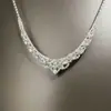 Vestido de Noite de Luxo Leve, Gargantilha de Renda com Diamantes Cintilantes, Brincos, Temperamento de Luxo Leve, Aparência Elevada, Corrente para Clavícula Versátil e Personalizada de Nicho
