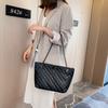 Bolsas de Comercio Exterior para Mujer 2022 Nuevo Bolso de Cadena con Diamantes Ins Versátil Simple de Hombro Único Cruzado al Cuerpo Venta al por Mayor Ropa de Trabajo