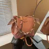 Nova Bolsa Casual Texturizada da Moda Bolsa de Ombro Único Transversal com Personalidade Tendência Bolsa Saco Feminina Estilosa Verão 2026