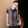Camisa de manga corta a rayas verticales hecha a medida para mujer, nuevo estilo de verano 2026, moderna, adelgazante, rejuvenecedora, adecuada para ir al trabajo