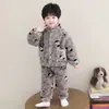Pijama para niño, franela de otoño e invierno, felpa de coral engrosada, nuevo estilo 2026 conjunto de ropa de estar para niños, bebé niño