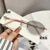 Gafas de Miopía de Color Cambiante Pure Desire, Monturas de Gafas Sin Marco Ultra Ligeras Simples, Gafas de Miopía de Moda de Fábrica Tendencia para Adelgazar el Rostro con Luz Azul Anti