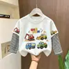 Camiseta de manga comprida 100% algodão para meninos, coleção primavera e outono 2026, novo estilo, gola redonda, roupas infantis, top com visual em camadas para bebê menino, camiseta de baixo