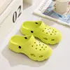 Zuecos Gruesos Estilo Nuevo Qida Shun, Zapatos de Jardín de Verano para Mujer, Zapatos para Derivar, Zapatos de Playa de Tacón Alto, Fabricante Mayorista
