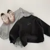 Camada base infantil MaiBao com forro de fleece, novidade de inverno 2026 estilo coreano, suéter simples de gola alta parcial cor sólida para meninos, moderno