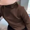 Camisa de Base Masculina Estilo Coreano Outono e Inverno Gola Alta Meia Veludo Alemão 2025 Novo Estilo para Meninos de Meia-Idade e Mais Velhos Tops Quentes Bonitos