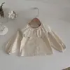 Camisa de manga larga estilo INS para bebé e infante de primavera y otoño con cuello grande de encaje, top de un solo pecho para niñas