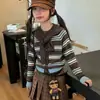 Abrigo de punto de estilo europeo y americano para otoño e invierno, nuevo, de corte holgado, con rayas de colores contrastantes, cárdigan de punto de cuello redondo, de un solo botón, para mujer
