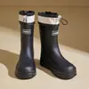 Botas de chuva da moda para mulheres, botas de chuva com boca de sebe, uso externo, lavagem de carro, cozinha, trabalho, sapatos de borracha, sapatos impermeáveis, forrados com lã
