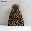 Sombrero Cálido de Bola de Pelo de Otoño e Invierno Sombrero Tejido con Estampado de Leopardo para Mujer Moda Coreana Que Muestra la Cara Pequeña Sombrero de Lana para Pareja Que Combina con Todo Sombrero para el Frío