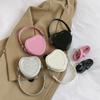 Bolsa Versátil para Crianças e Meninas Bolsa Mini Minimalista de Nicho Bolsa de Amor Mini Bolsa de Ombro Transversal Feminina Estilo Ocidental Têxtil Atacado