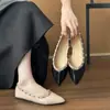 Colección nueva 2026 estilo francés: Mocasines de punta fina, color liso, suela plana, boca poco profunda, suela blanda, de charol con remaches