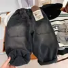 Pantalones vaqueros con forro polar para niños, nuevo estilo de invierno, engrosados, pantalones largos de una sola pieza con forro polar, corte holgado, súper suaves, para niños pequeños y niños pequeños, extra gruesos y cálidos
