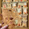 Crocantes de nozes, crocantes de castanha de caju e amêndoa, lascas de coco, biscoitos finos, cheesecake, panquecas, lanches para idosos e crianças