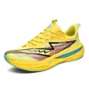 Zapatos de hombre transfronterizos modelo primavera y otoño 2026 placa de carbono suela blanda zapatillas para correr amortiguadoras antideslizantes zapatos deportivos de entrenamiento para padres e hijos
