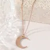 Joyería de Venta Caliente con Espejo Cruzado, Collar Simple, Mismo Estilo para Hombres y Mujeres, Colgante de Luna, Collar de Acero de Titanio, Diseño que No se Desvanece