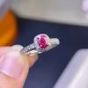 El Anillo de Rubí Natural es una Pieza Fina de Plata S925 Incrustado con Precisión con Baño de Oro de 18K Artesanía Piedra Principal 4*5mm